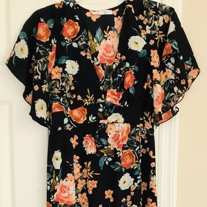 Beautiful floral maxi dress with angel sleeves